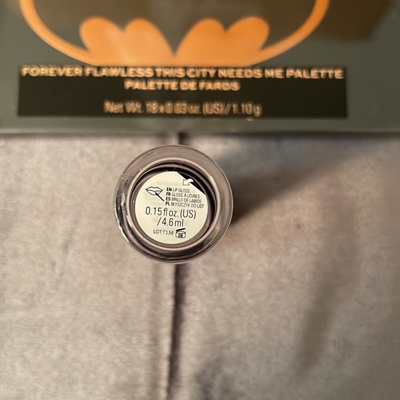 Makeup Revolution DC Batman Set - Picture 6 of 7